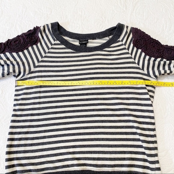 Daytrip Embroidered Sleeves Striped Top - Medium - Picture 8 of 10